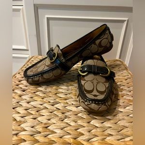 COACH LOGO WOMENS LOAFERS SIZE 9.5 B
